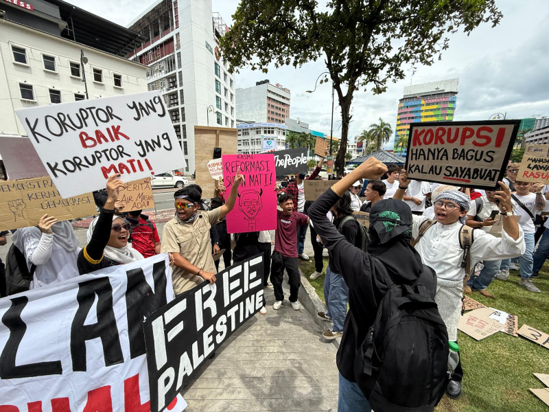 Student led protest Gempur Rasuah Sabah 2.0 begins in downtown KK