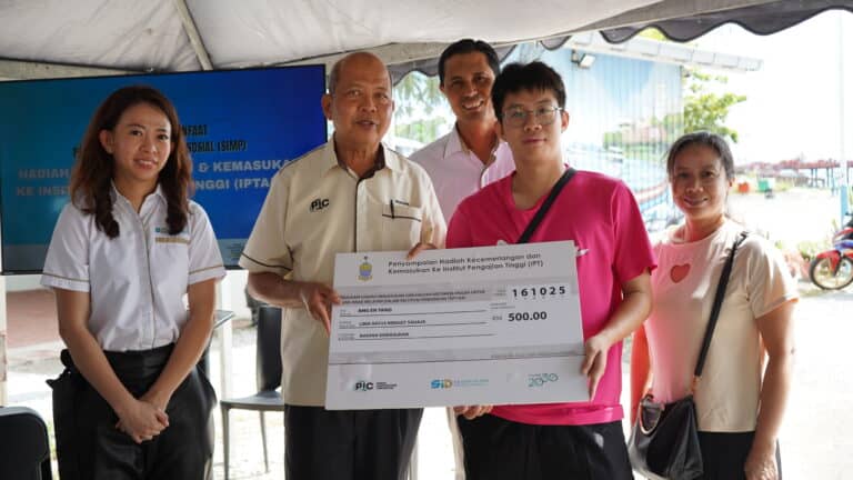 Penang: PIC does its part for residents in Permatang Damar Laut