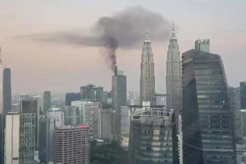 Fire breaks out at level above F&B area in KLCC Tower 3