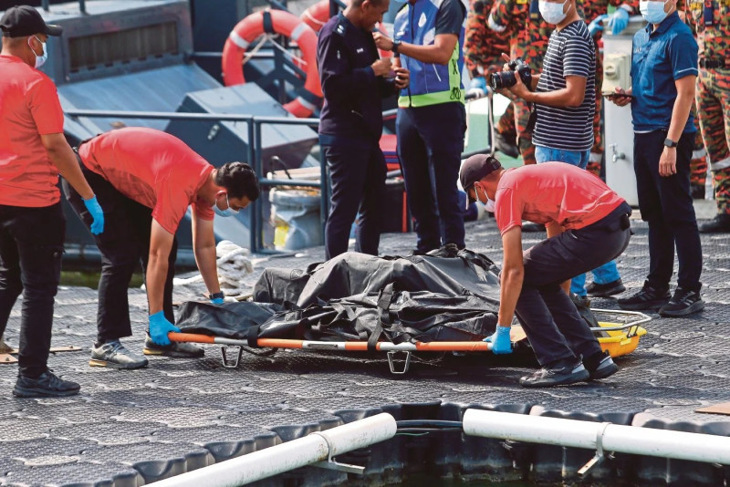 Search intensifies for migrants missing after boat capsizes near Malaysia-Thailand border