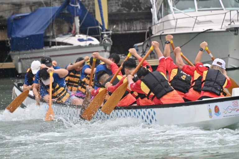 Penang International Dragon Boat participants remember their fallen brothers in Hong Kong