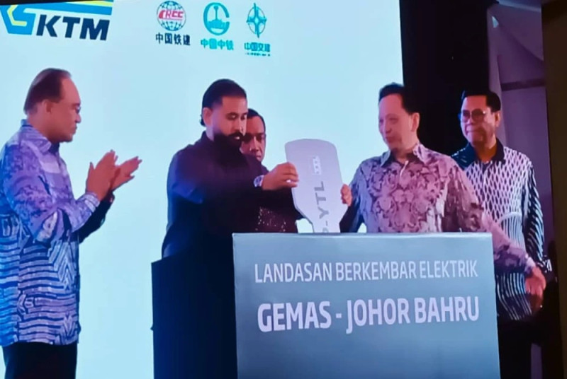 Johor Crown Prince launches full operations of Gemas–Johor Bahru electric double-tracking line