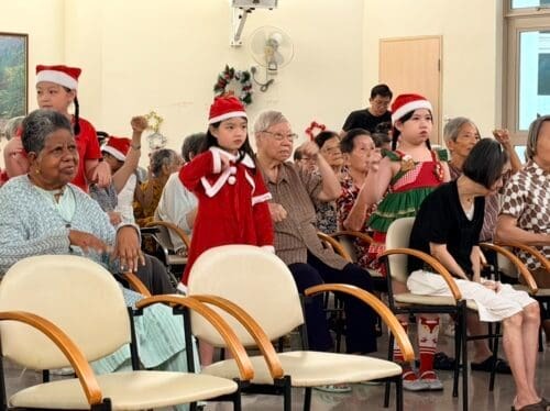 State reps bring cheer to old folks during Christmas season