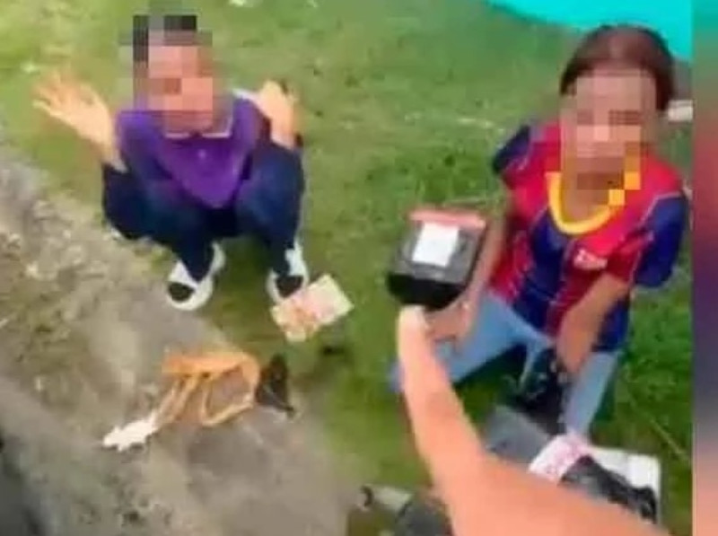 Police tracking two women in viral parcel theft case