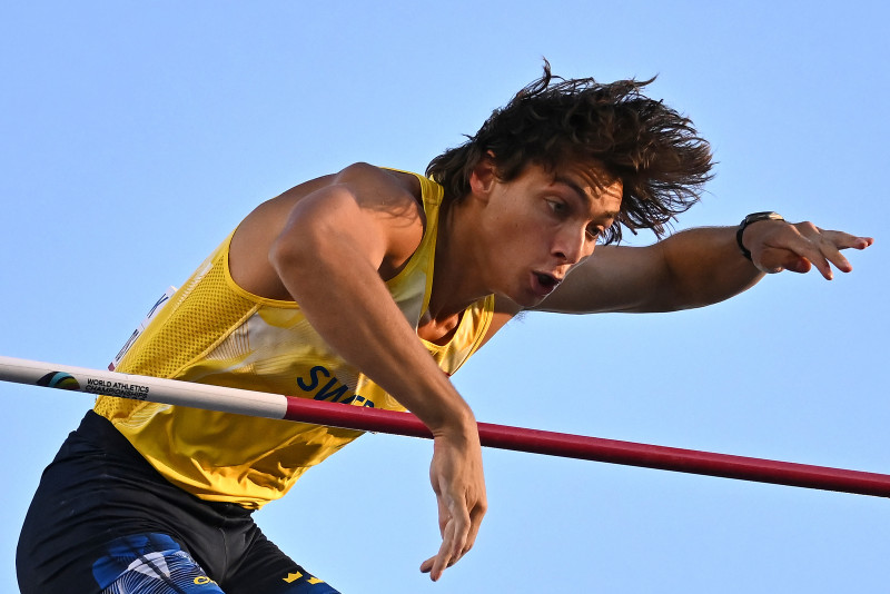 Sweden’s pole vaulter Duplantis jumps to new world record 