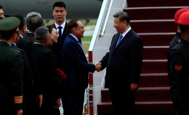 President Xi Jinping arrives in Malaysia for landmark state visit