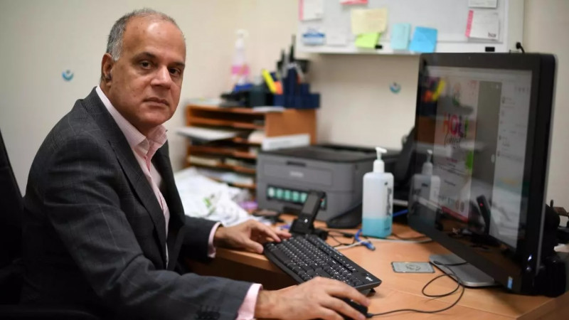 Aussie doctor defies distance to aid virus-hit Indian relatives