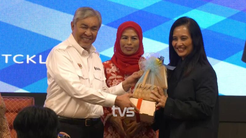 Zahid calls for expanded support to strengthen women’s economic leadership