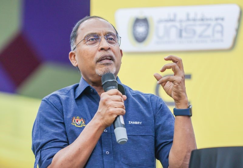 No fixed intake cap for SPM and STPM leavers entering higher education - Zambry