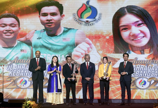 [UPDATED] Aaron-Wooi Yik bag National Sportsman accolade