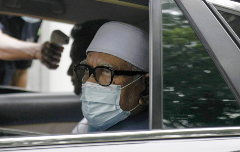 Hadi seeks royal forgiveness