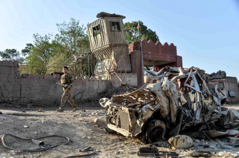 Suicide bombing kills 26 Afghan security personnel 