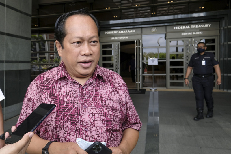 Balance of Budget 2023 funds must be utilised before year end, says Ahmad Maslan