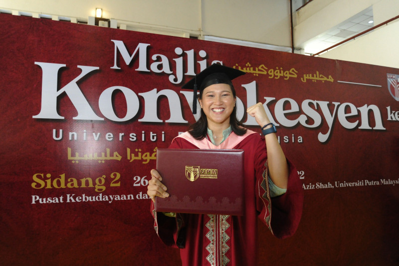 National netball star seamlessly shoots hoops to earn bachelor’s degree