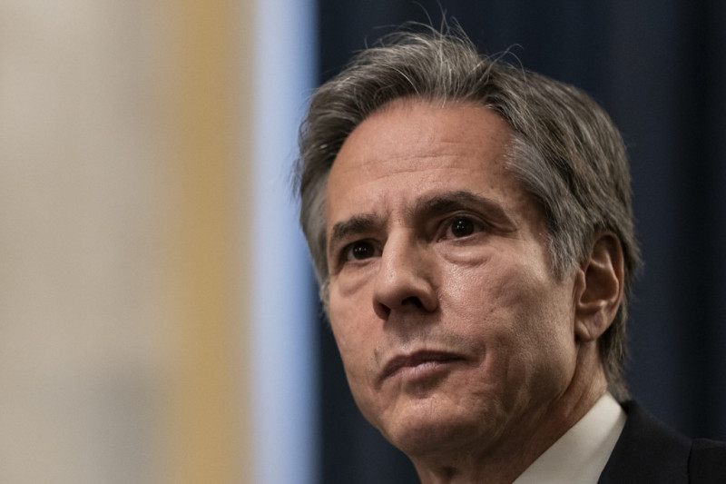 Blinken lands in Beijing to cool US-China tensions