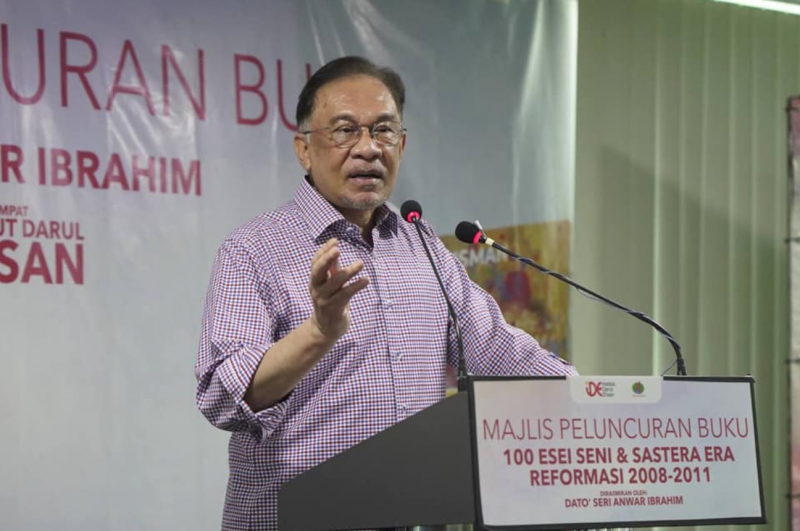 Dr M free to join grand coalition with PH: Anwar