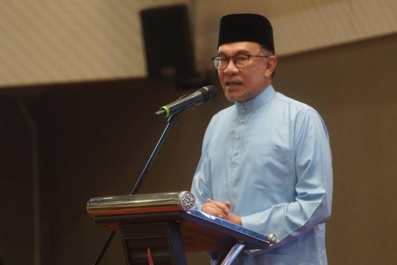 Malaysia hit by global oil price surge despite producer status, Anwar explains