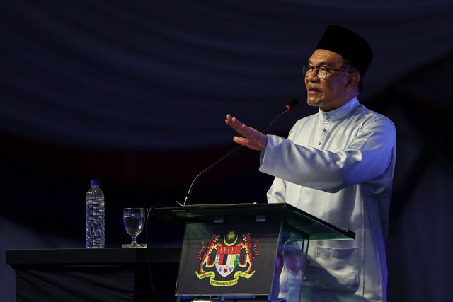 We’ll drop ministers, govt leaders with land, logging permits: PM