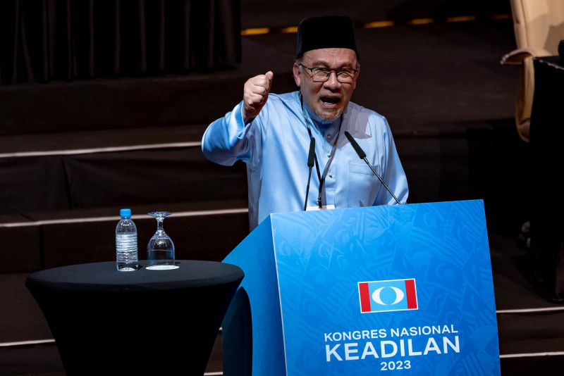 [UPDATED] More foreign travellers can stay 30 days visa free: Anwar 