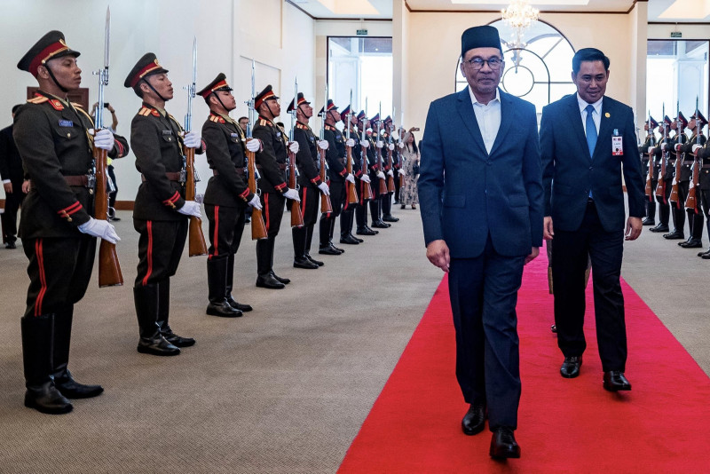 Laos visit will strengthen friendship, bilateral ties: Anwar