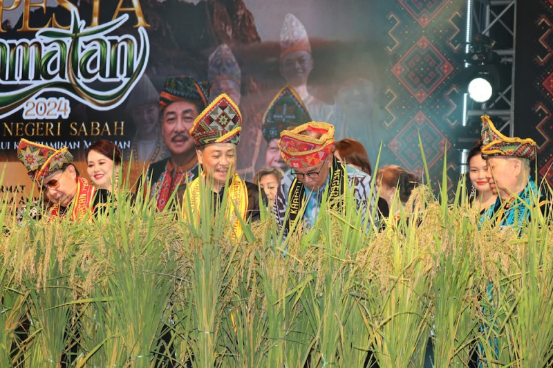 Anwar vows to devolve more powers to Sabah when state is ‘ready’