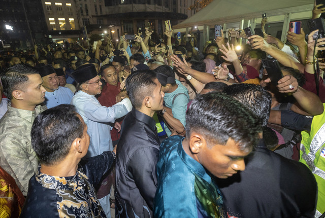 Over 15,000 throng K’tan Madani open house