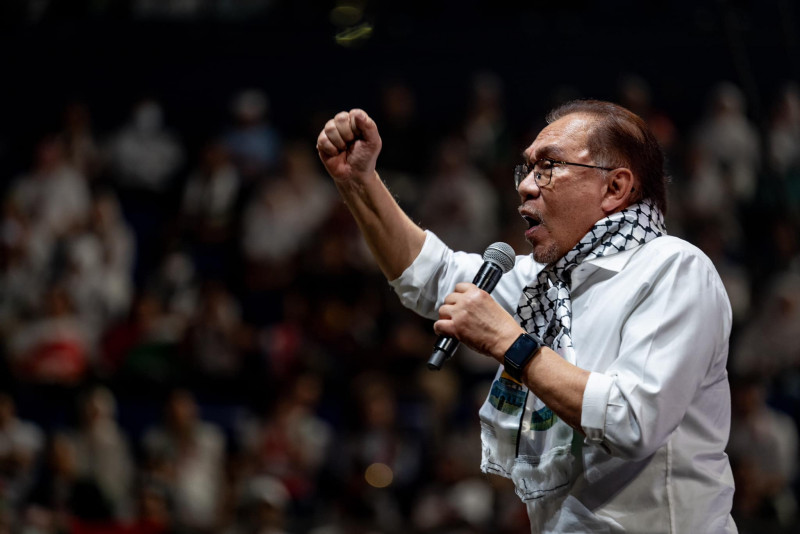 Anwar calls on OIC to demand Gaza ceasefire