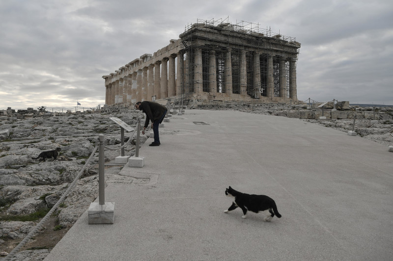 Greece plans 5-year bond to help pay for pandemic aid