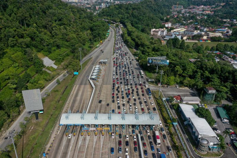 [UPDATED] Balik kampung rush begins as Aidiladha approaches