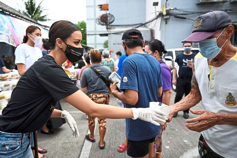 Thailand sees tougher Covid-19 curbs bite, including Bangkok curfew