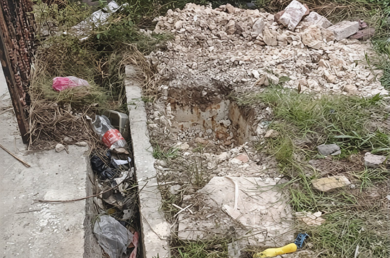 Skeletal remains of baby in front of house: Teenager, boyfriend, mother, sister and brother remanded