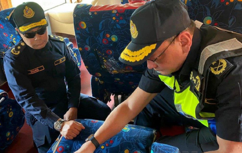 16 bus passengers not wearing seat belts fined RM300 each