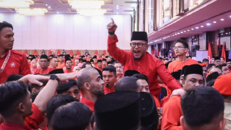 Commotion breaks out at Bersatu AGM as Muhyiddin delivers speech