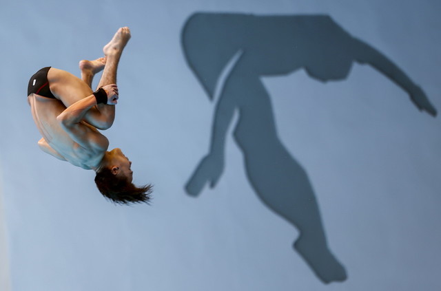 Diving squad lands no medals, Bertrand comes in second last