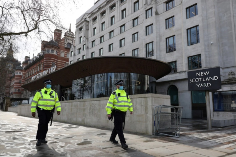 Serving London cop pleads guilty to serial rapes