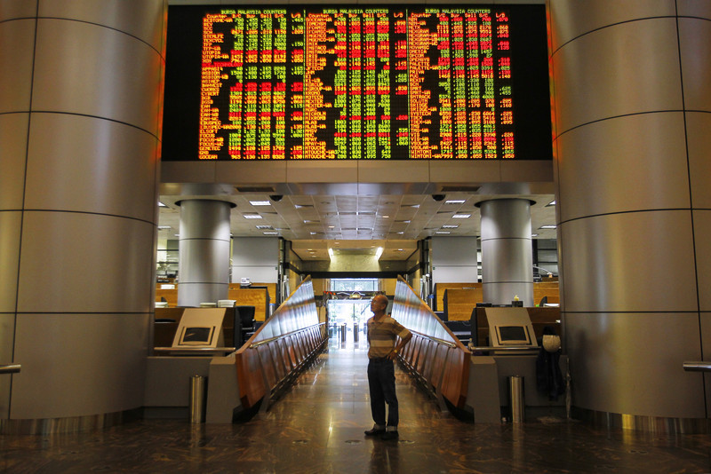 Bursa opens higher but retreats