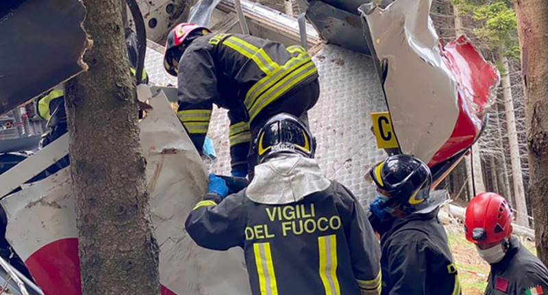 3 held over deadly Italy cable car crash