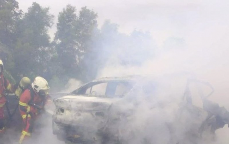 Man killed, friend injured as car bursts into flames on North-South highway