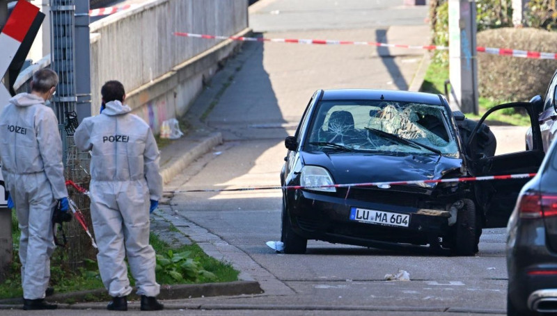 Man rams into crowd in German city of Mannheim, killing two