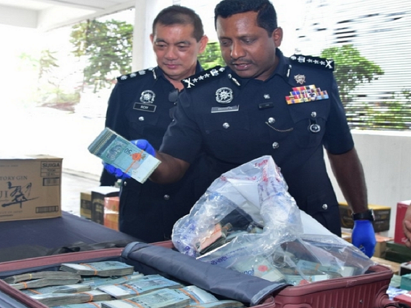 Mysterious suitcase with RM500k returned to owner