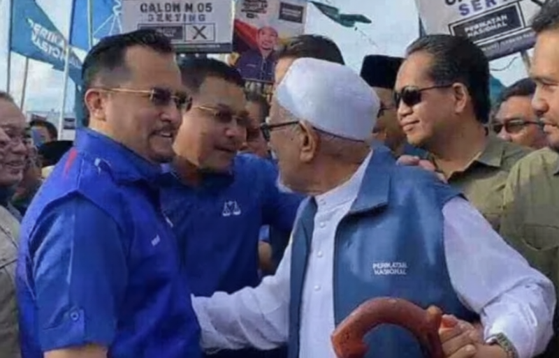 PRN Negeri Sembilan: Handshake between Hadi Awang and Asyraf Wajdi centre of attention