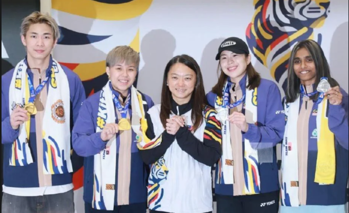 National shuttlers receive heroes' welcome at KLIA after World Championships