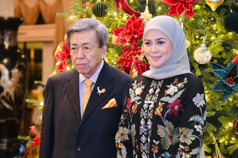 Sultan and Tengku Permaisuri of Selangor extend Christmas greetings