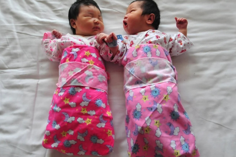 China rolls out benefits to promote fertility amid declining birth rate