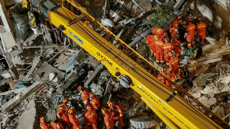 7 more rescued from rubble of China hotel collapse