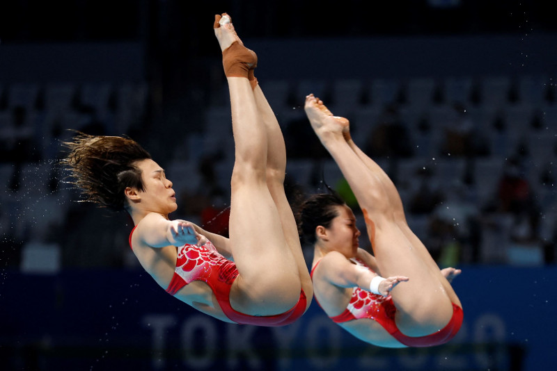 China wins fifth consecutive Olympic gold for 3m springboard event 