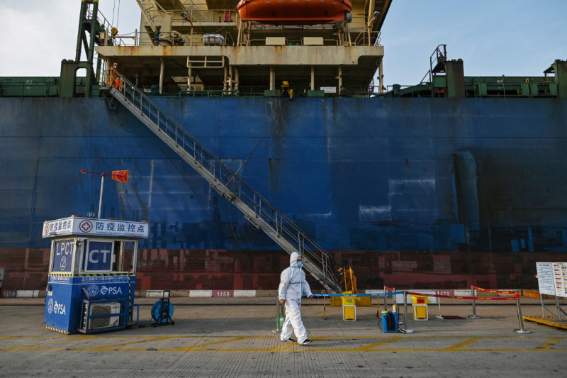 ‘Draconian’ lockdowns in China aggravate global maritime congestion