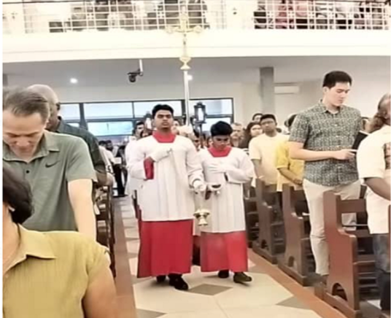 Christians around the country flood churches for Good Friday service