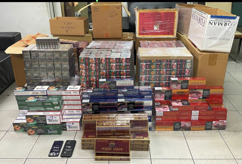 Penang cops seize contraband cigarettes worth RM58,000