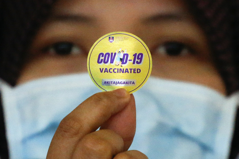 Accelerate vaccine drive or watch MCO 3.0 fail, experts tell govt